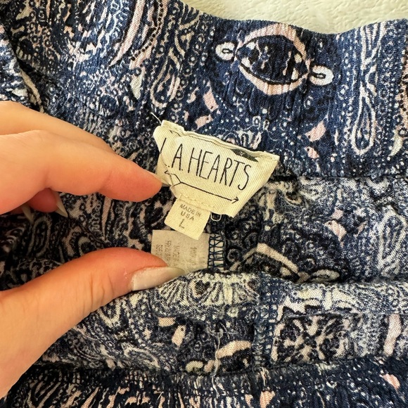 3/$20 - LA Hearts Loose Flowy Boho Shorts - Picture 3 of 3